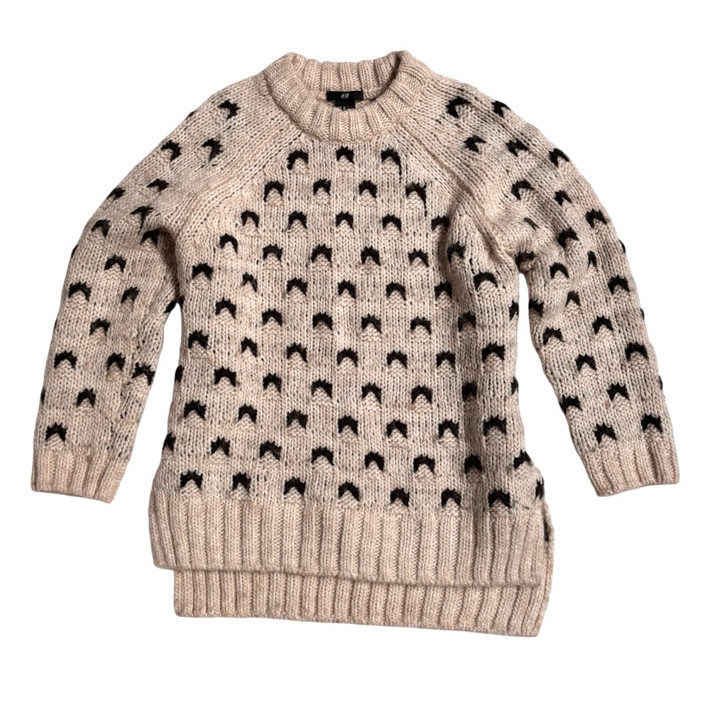 H&M Cozy Beige and Black Knit Sweater Size XS

Machine Washable